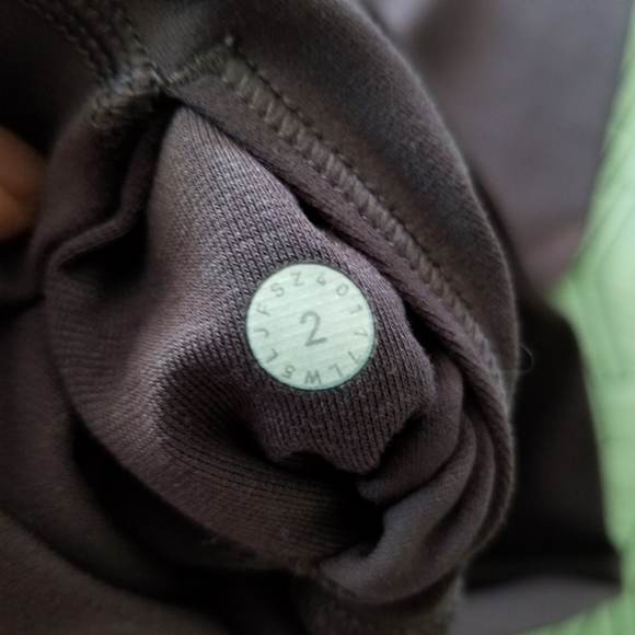 💜 LULULEMON Black Currant Align Pant 25" Sz 2 💜 - Picture 4 of 4